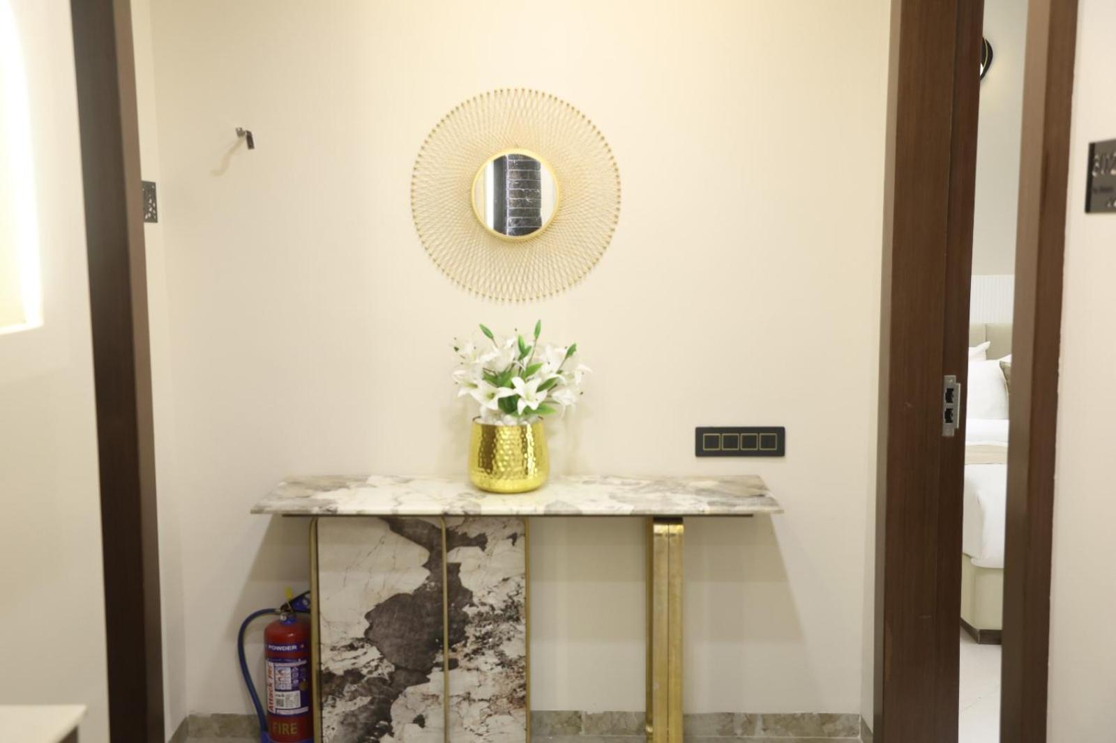 The Meera Hotel Ujjain Luaran gambar