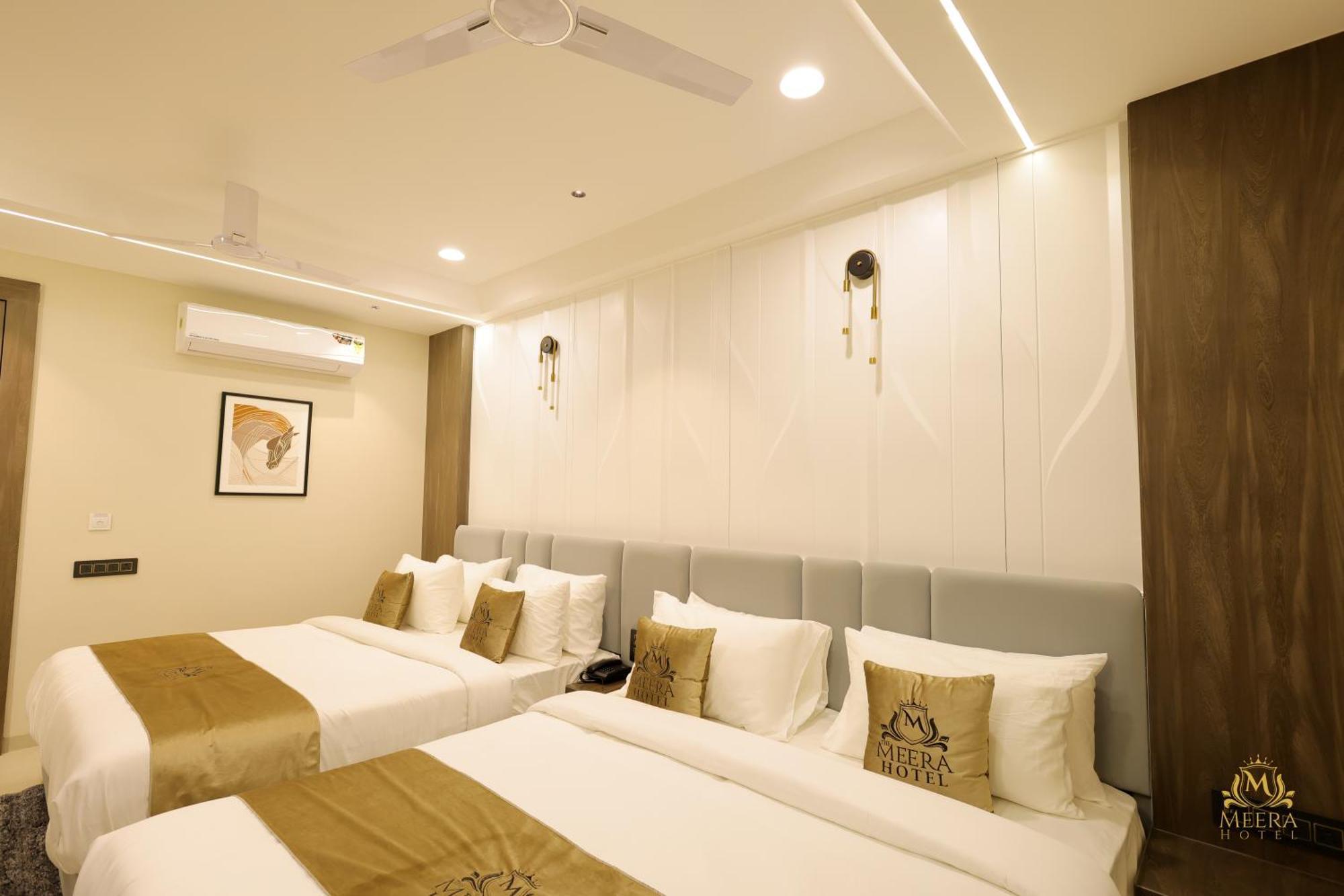 The Meera Hotel Ujjain Luaran gambar