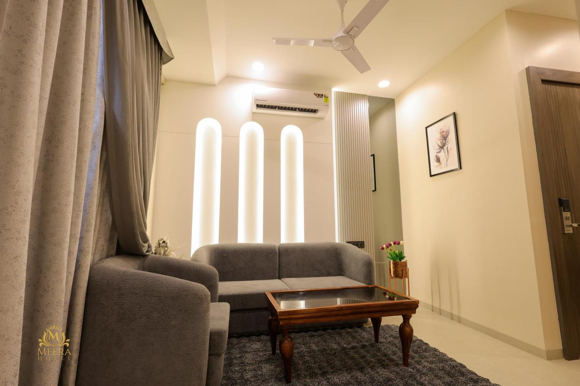 The Meera Hotel Ujjain Luaran gambar