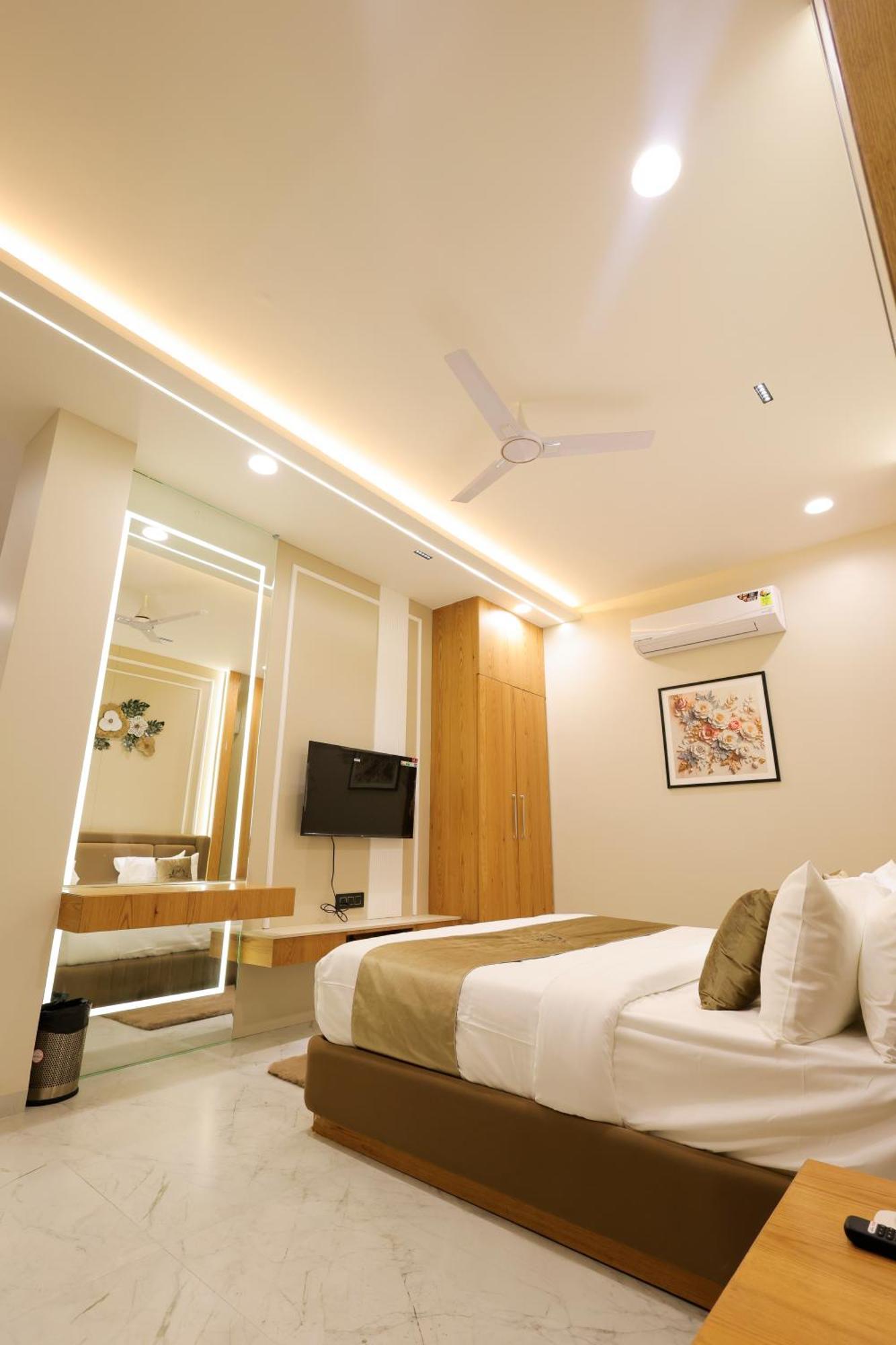 The Meera Hotel Ujjain Luaran gambar