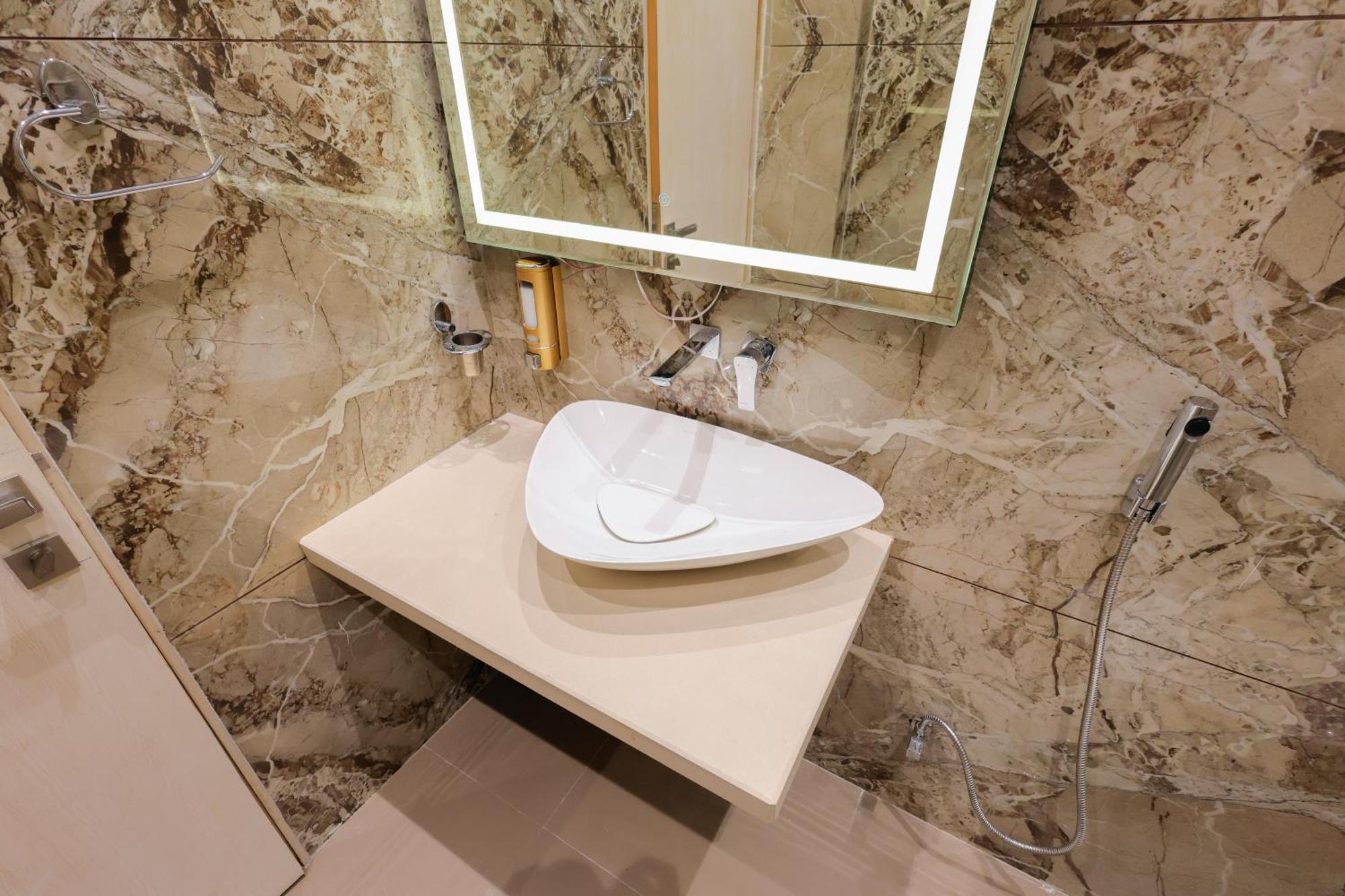 The Meera Hotel Ujjain Luaran gambar