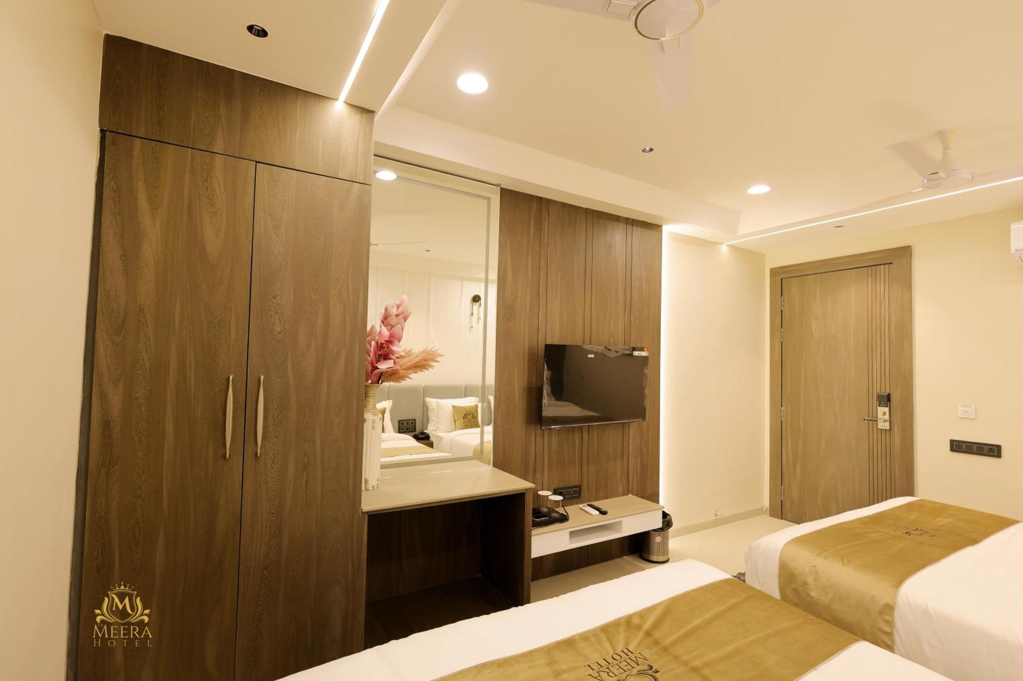 The Meera Hotel Ujjain Luaran gambar