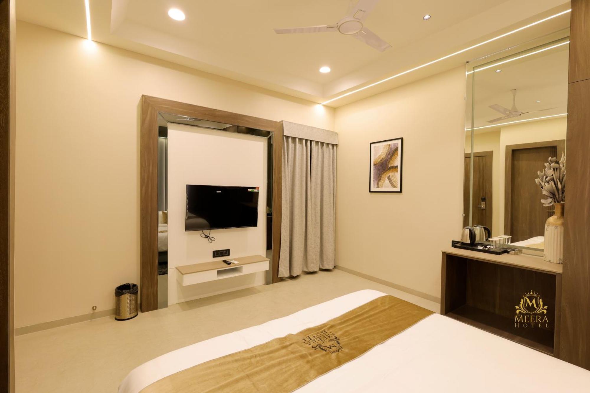 The Meera Hotel Ujjain Luaran gambar